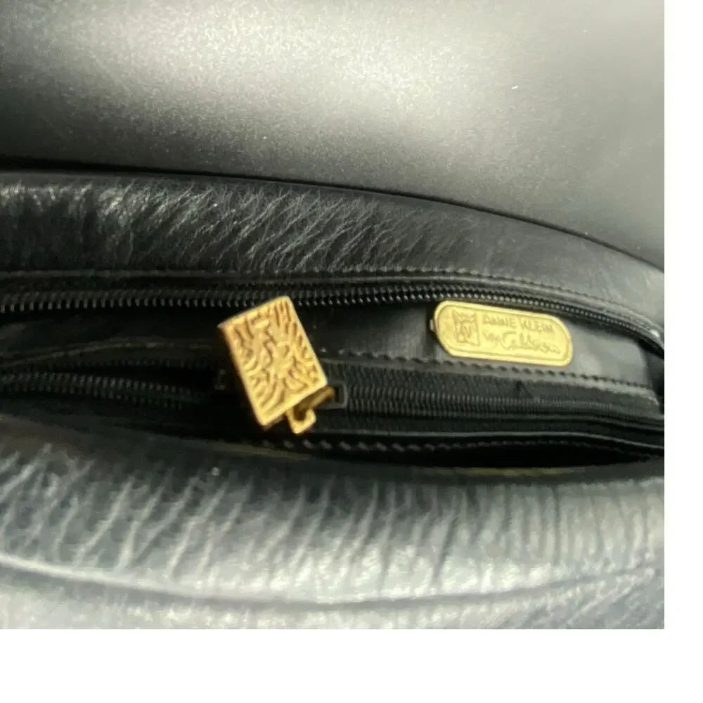 Vintage 1980s Anne‎ Klein for Calderon Lion Head Clutch Purse Black